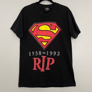 Giant Vintage DC Comics 1992 Superman RIP Black Tee Size L